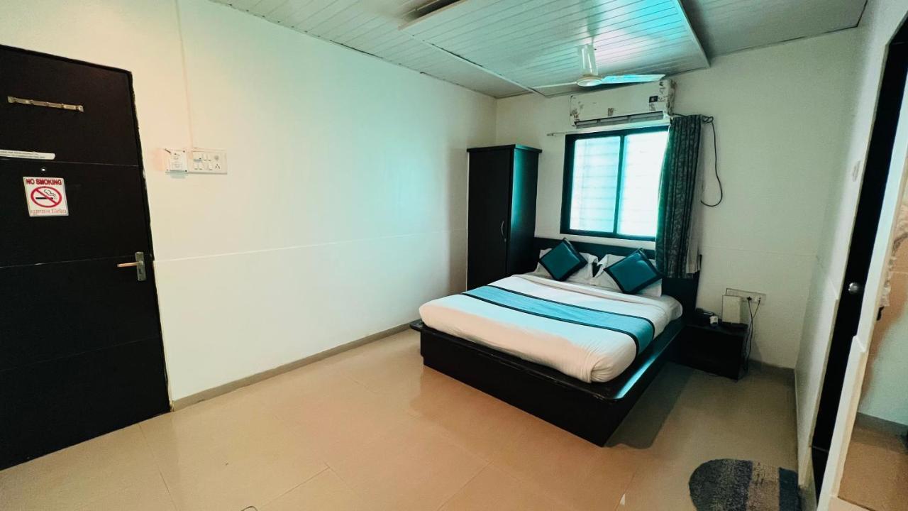 Farm House Residency Vasai Buitenkant foto