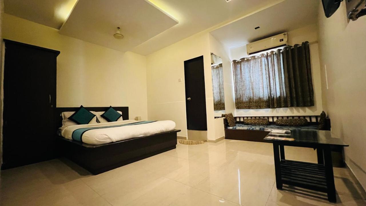 Farm House Residency Vasai Buitenkant foto