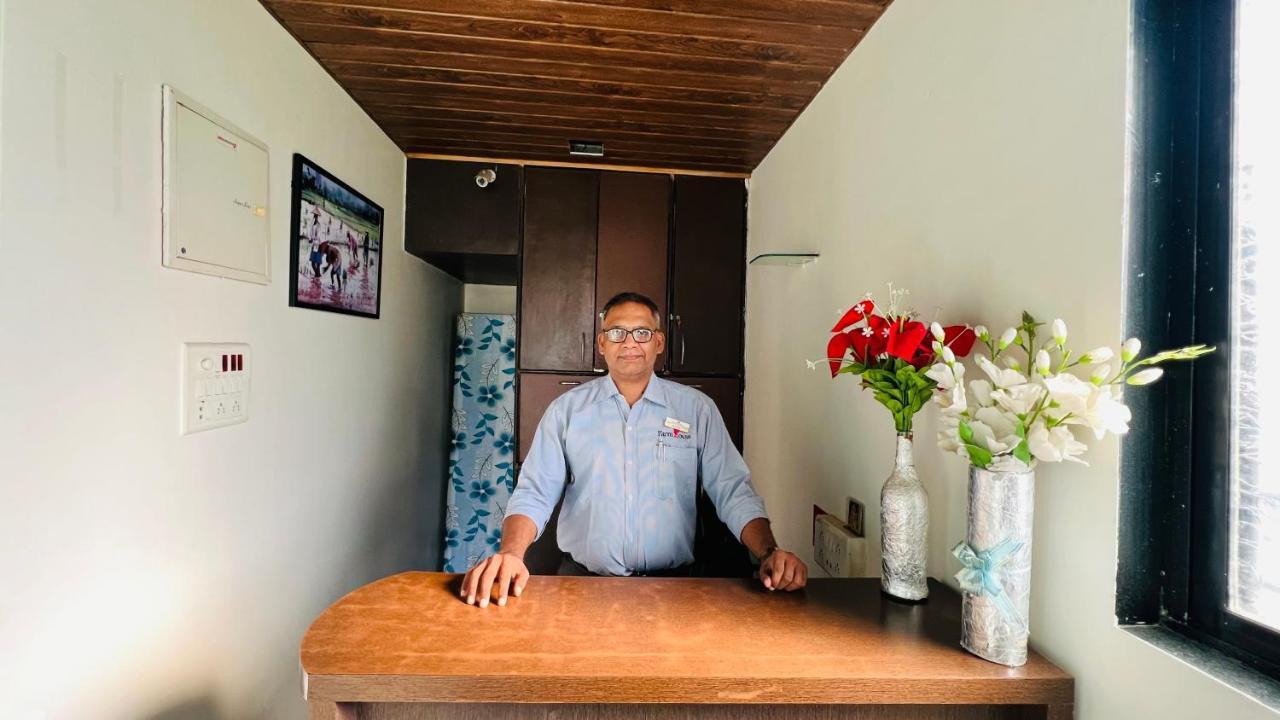 Farm House Residency Vasai Buitenkant foto