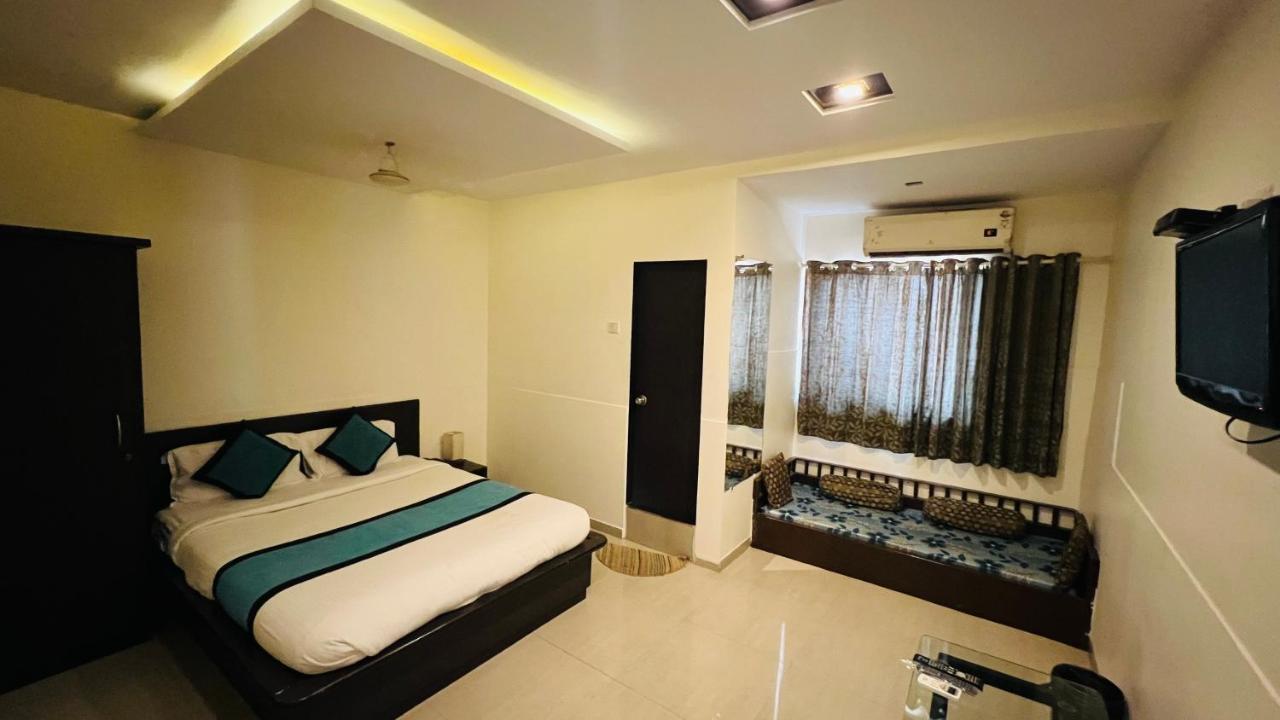 Farm House Residency Vasai Buitenkant foto