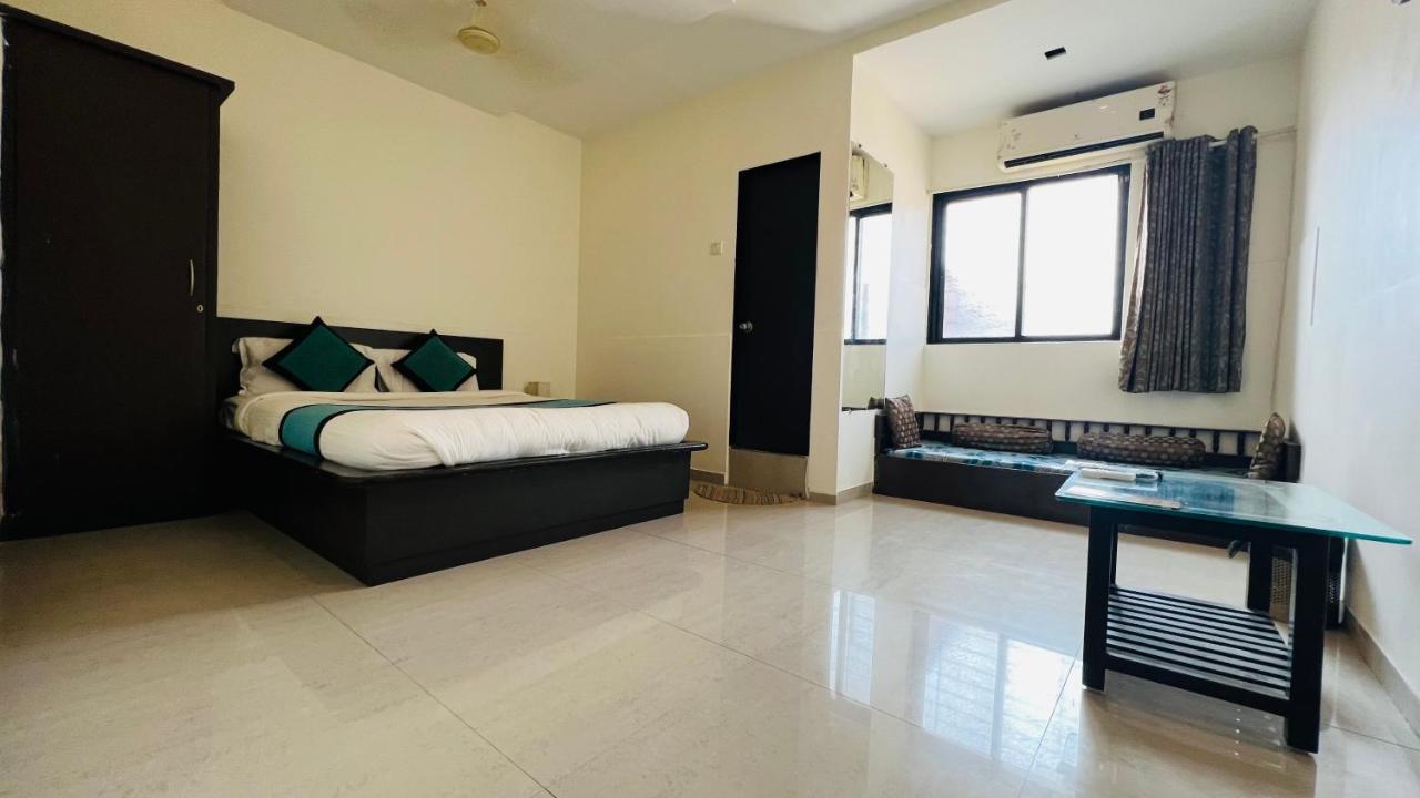 Farm House Residency Vasai Buitenkant foto