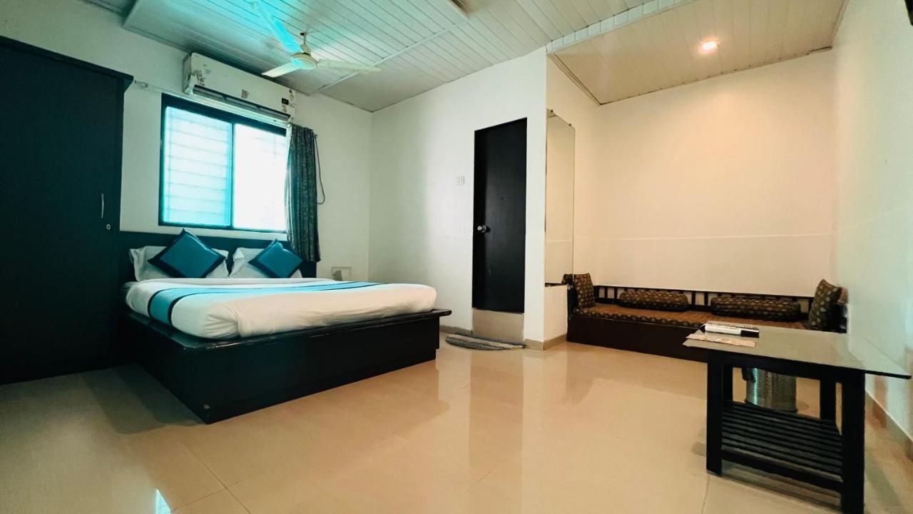 Farm House Residency Vasai Buitenkant foto